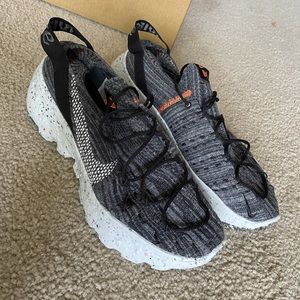 Men’s Nike Space Hippie 04